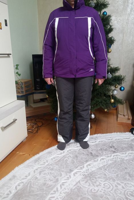 Жіночий лижний костюм