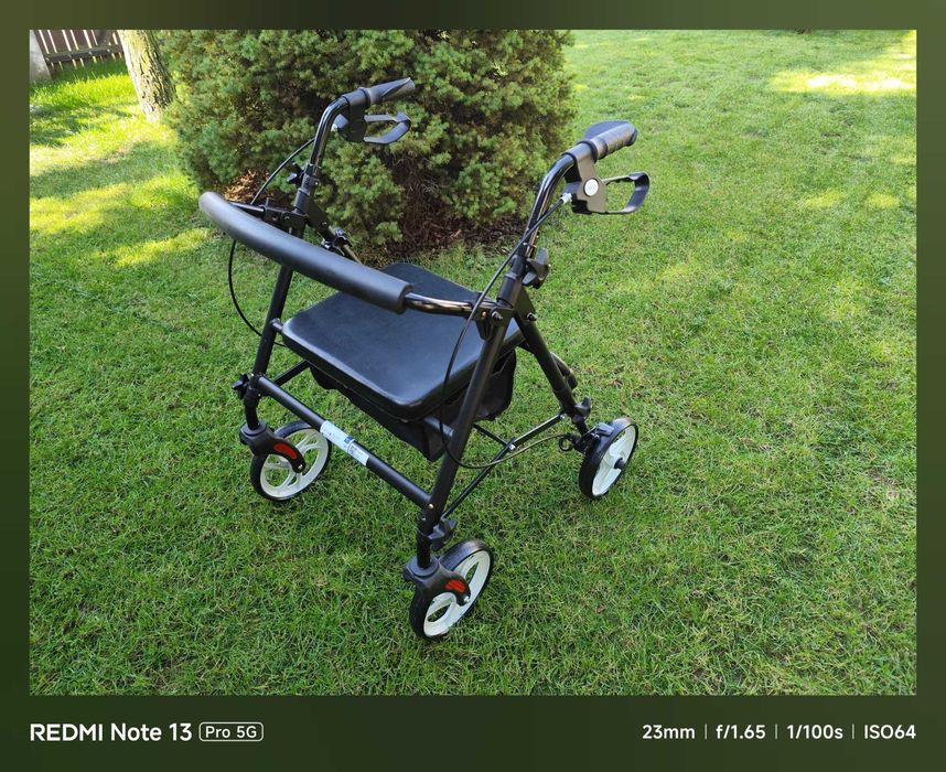 Chodzik, Balkonik 4 kołowy z schowkiem.
