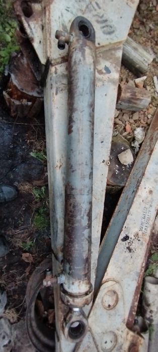 Гідроцеліндр навантажувача