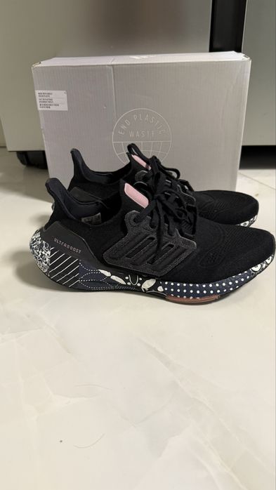 Кроссовки Adidas ultraboost, 26,5 см