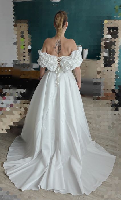 Suknia ślubna – elegancja, wygoda i romantyczny styl.