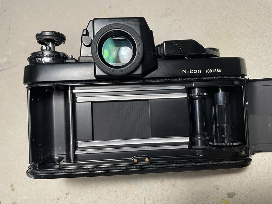 Nikon f3 HP  near MINT+ CLA + acessórios