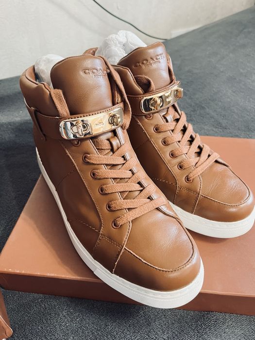 Снікерси Coach натуральна шкіра оригінал 41 розмір вигуляні кілька разів  кросівки колір рудий рижий