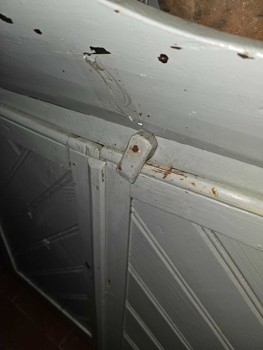 Armário de cozinha rústico antigo em madeira