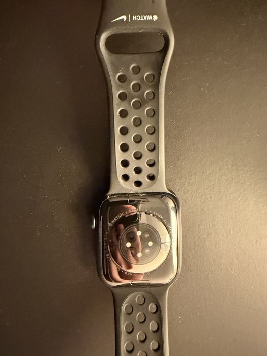 Apple Watch serii 8 45mm eSIM