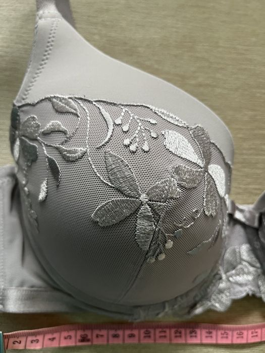 Triumph stanik biustonosz push up 70B