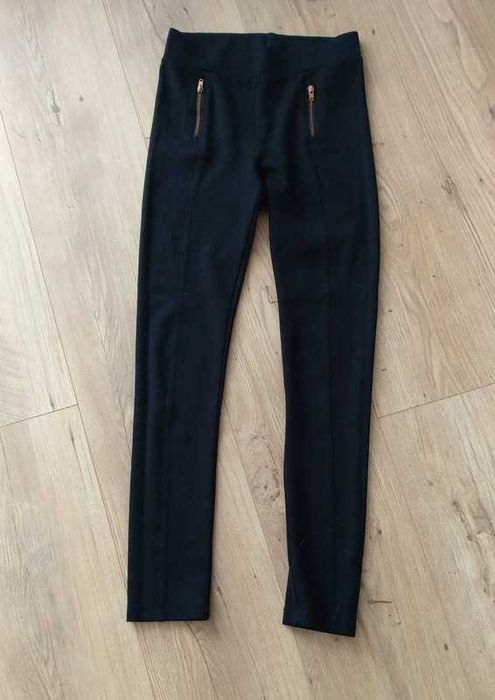 czarne spodnie H&M 152