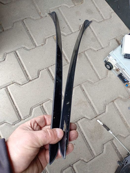 Listwa szyby czołowej przedniej przód Bmw E90 E91 lift CZARNE KPL