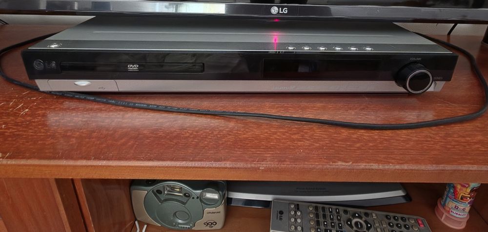 Home cinema LG 5.1 - DVD com comando + Subwoofer + 5 colunas
