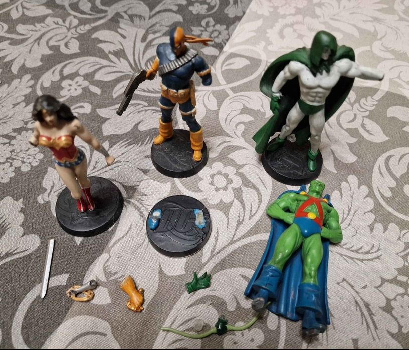 Figuras colevionaveis em chumbo Heróis da DC
