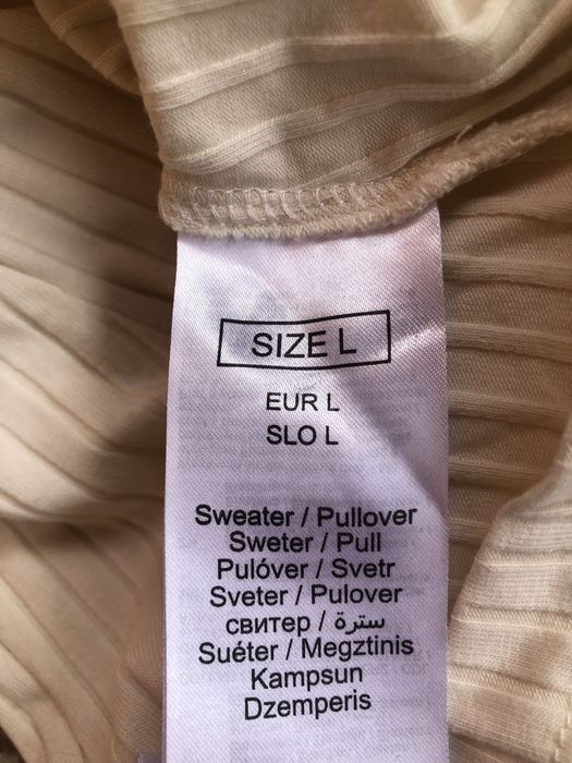 Білий лонгслів-поло в рубчик