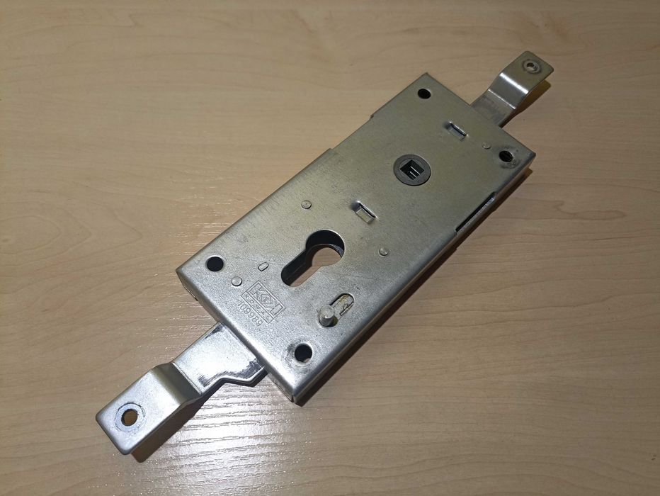 Zamek do drzwi - mechanizm zamka - zamek do garażu - blaszaka - domku na narzędzia - nowy - KOWAL KK 109989