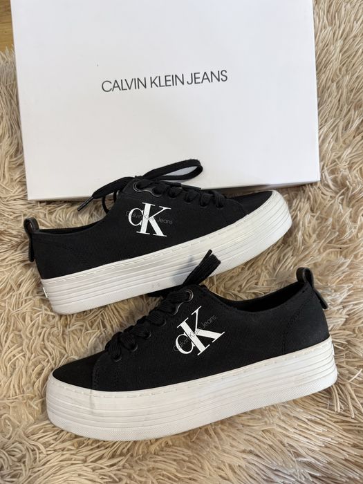 Calvin Klein Zolah jak nowe trampki na platformie sneakersy czarne białe wysoka podeszwa 39