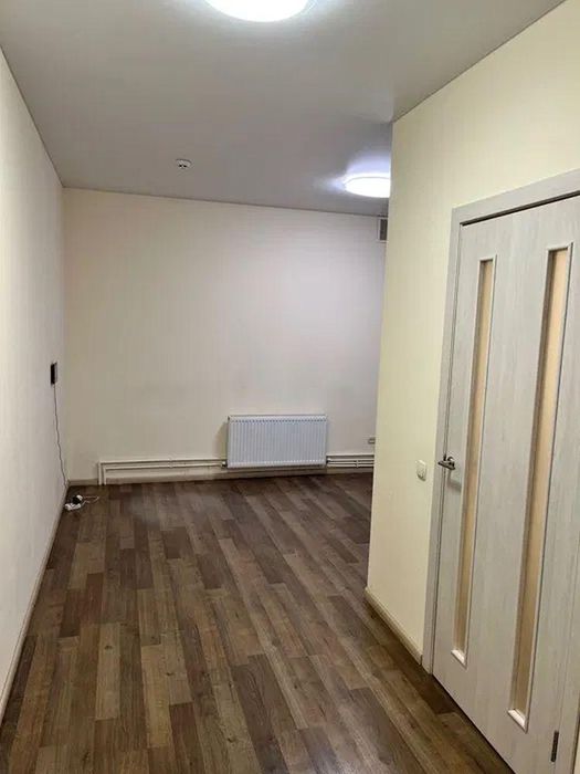 Продам 4-комн квартиру в районе Титова ул.