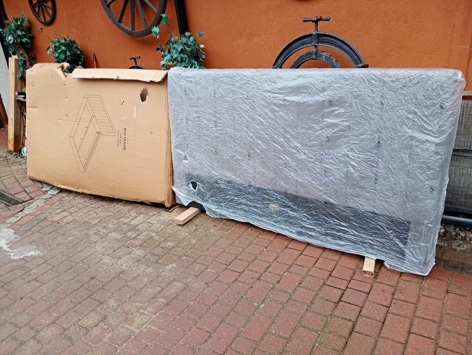 Wezgłowie oraz tył łóżka
