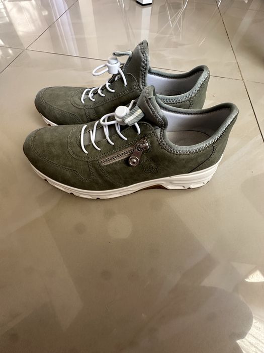 Чоловіче взуття,синього кольору- сітка, оливкового кольору- замш