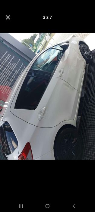 Toyota  Yaris 2012
