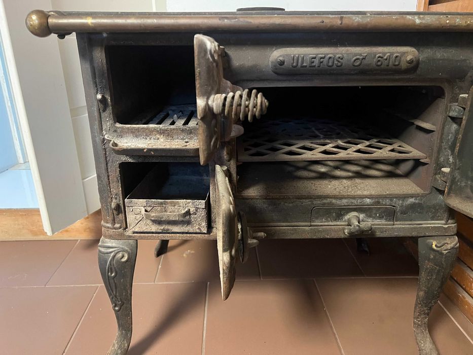 kuchenny żeliwny zabytkowy piec