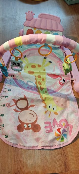 Tapete de actividade com piano