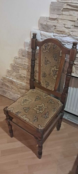 Стіл та 12 стільців