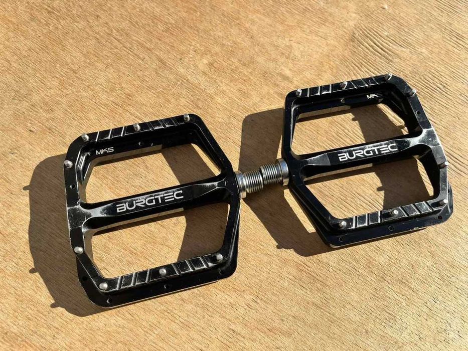 Педалі: BURGTEC Penthouse Flat MK5 Pedals