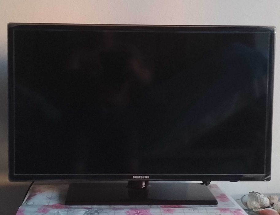 Телевизор SAMSUNG модель - UE32EH4030W