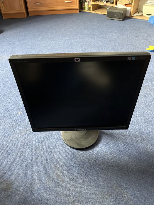 Monitor Samsung kwadratowy