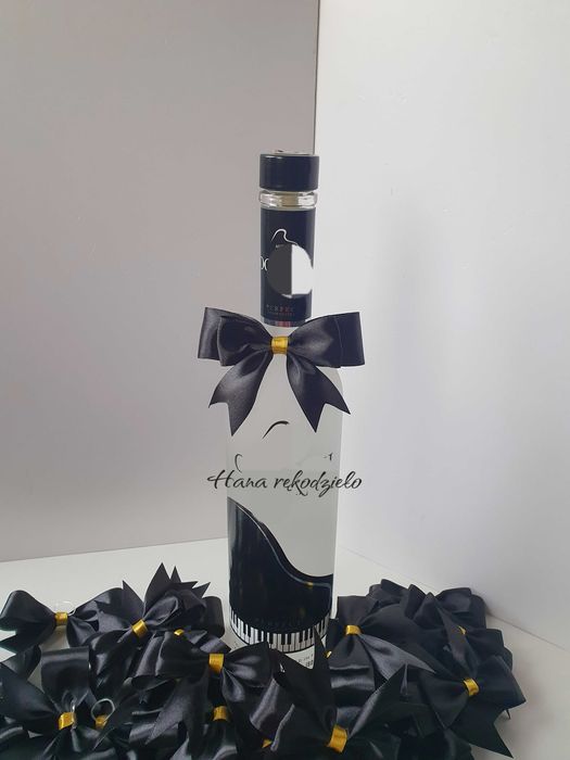 Kokardki na alkohol, butelki weselne czarne