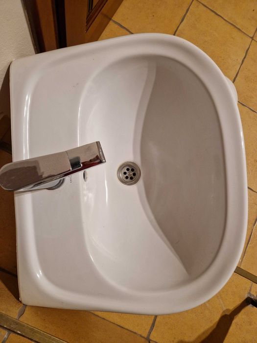 Umywalka w idealnym stanie - okazyjna cena! dostępne 4 sztuki