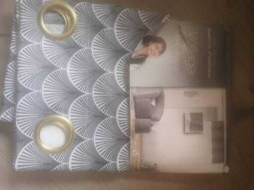 New Curtains432663378610759681