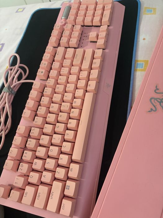 Conjunto Razer Rosa