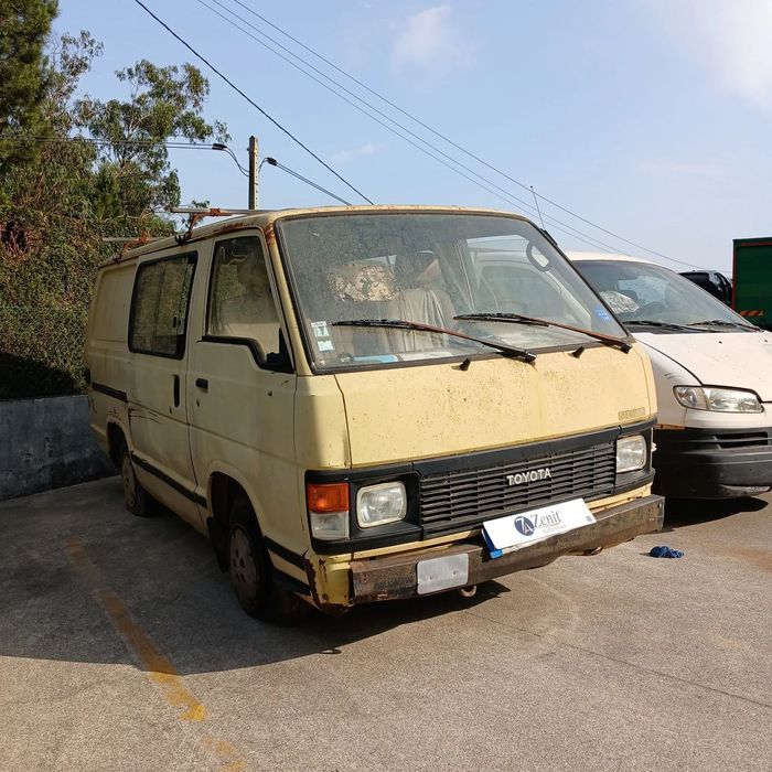 Toyota Hiace 2.4 D de 1990 – Peças Usadas (9943)