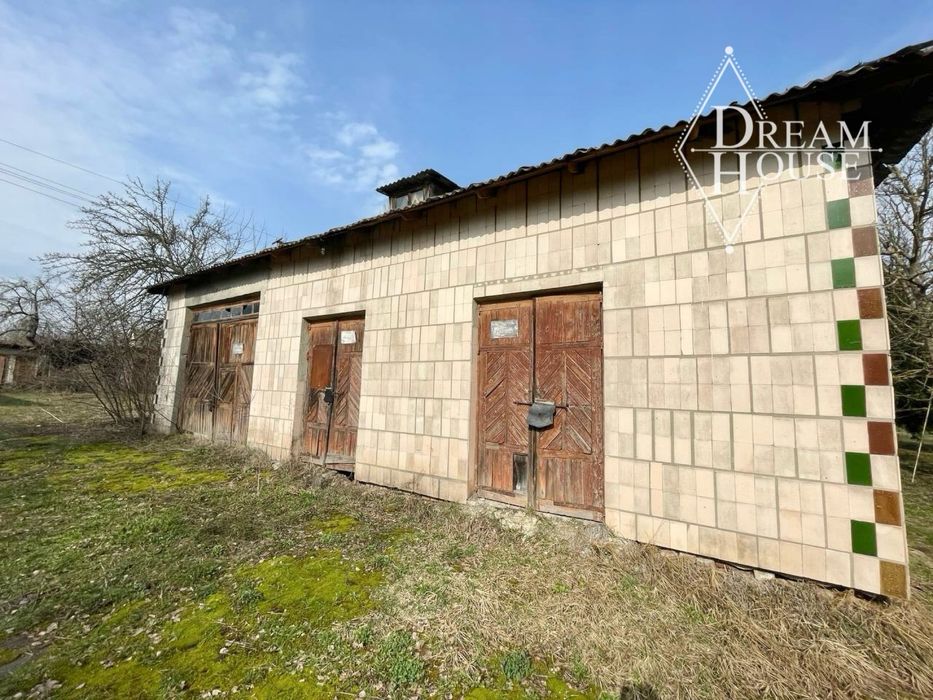 Продаж майногового комплексу