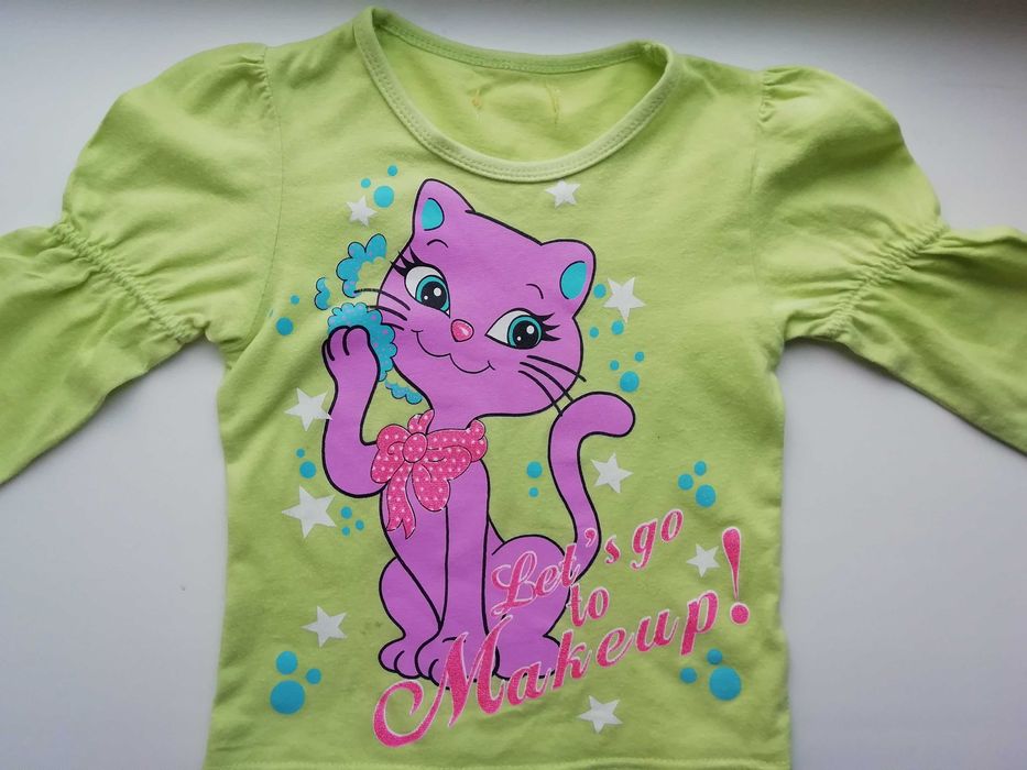 Продам кофту на девочку 2-3 лет.