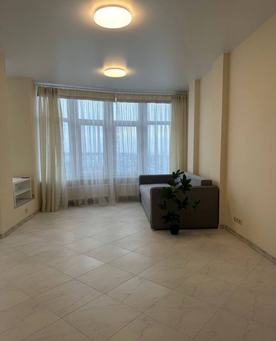 Стильна квартира студія з панорамою на Дніпро (л1