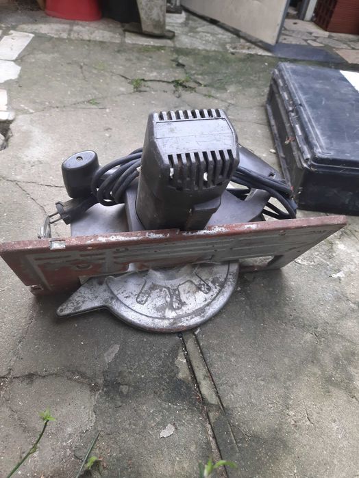 Serra elétrica Black & Decker