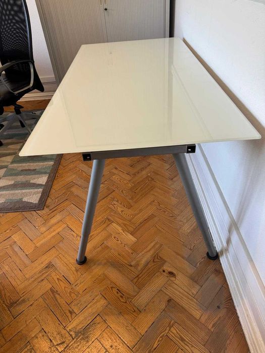 Mesa de Escritório em Vidro – Excelente Estado