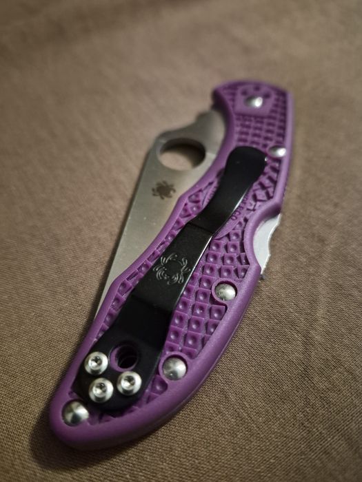Nóż Spyderco Delica Japan VG-10