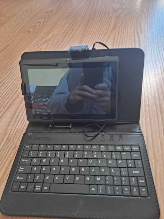 Tablet  Cavion Base 7 etui z klawiaturą