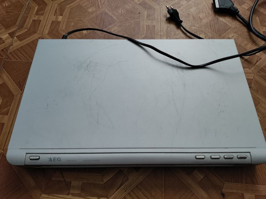 DVD player (двд програвач)
