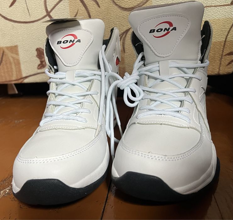 Bona 43р шкіряні чоловічі кросівки