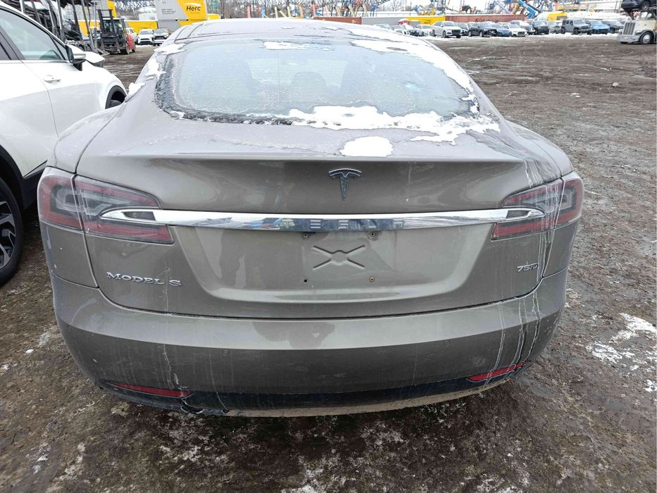Tesla S 12-20 кузовні запчастини