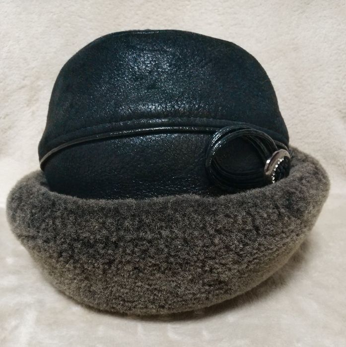 Продам шапку зимнюю женскую