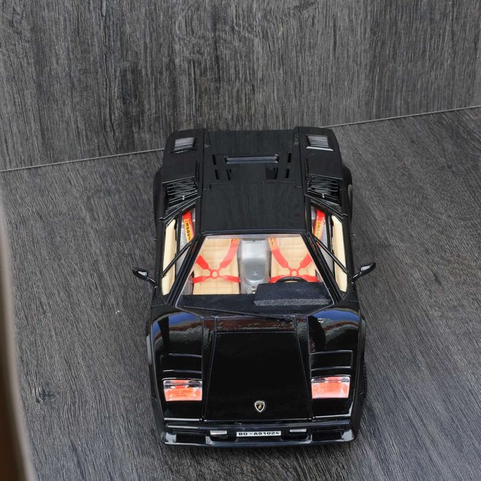 Lamborghini Countach 1/18 Bburago