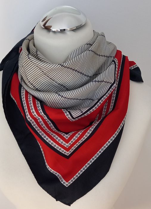 Modne  dodatki wiskoza wzorzyste nowe