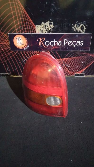 Farolim Stop Esq Opel Corsa B (S93)