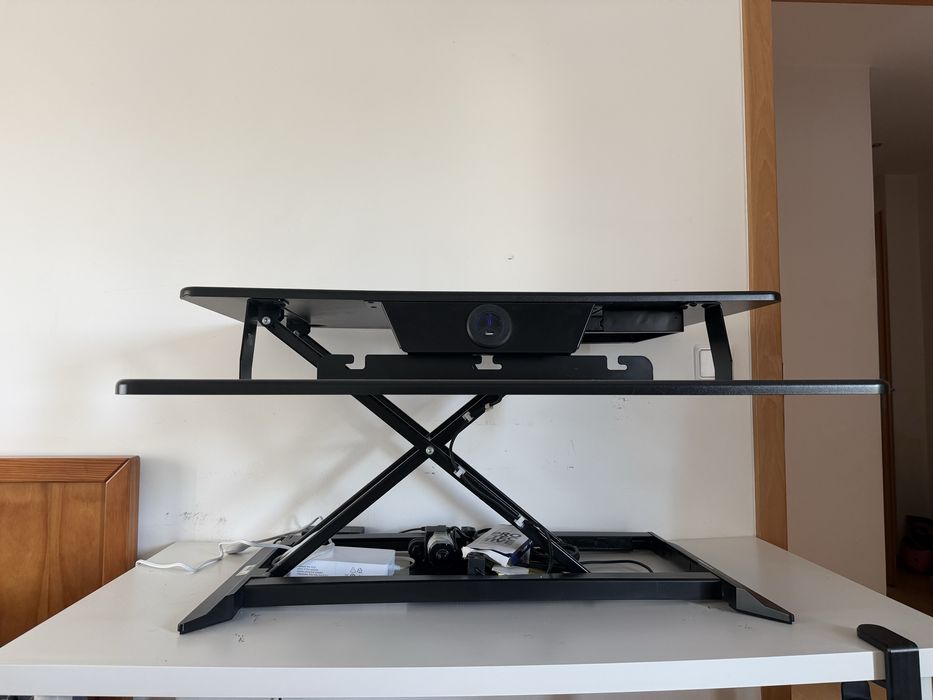 Secretária elevatoria (stand up desk) electrica