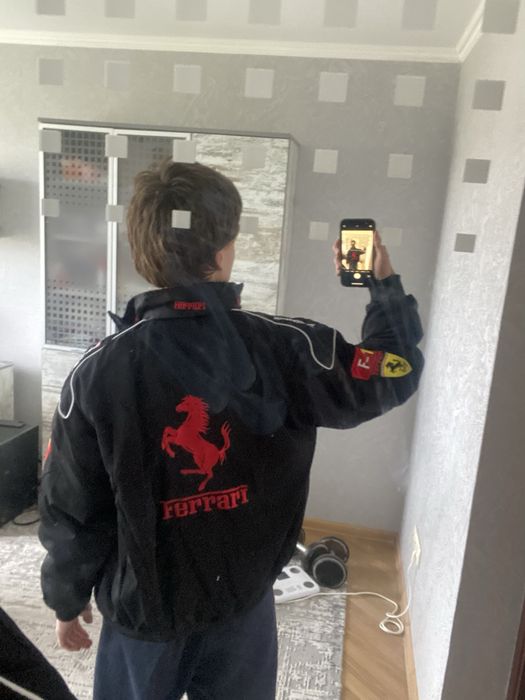 Куртки в гоночному стилі 24 варіанти куртка бомбер f1 Ferrari BMW Audi