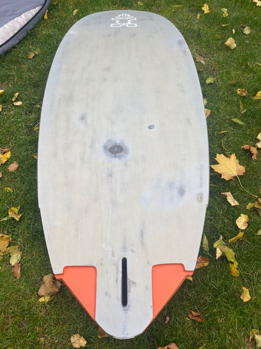 Isonic 127 windsurfing