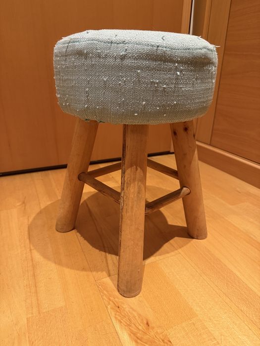 Pequeno banco madeira